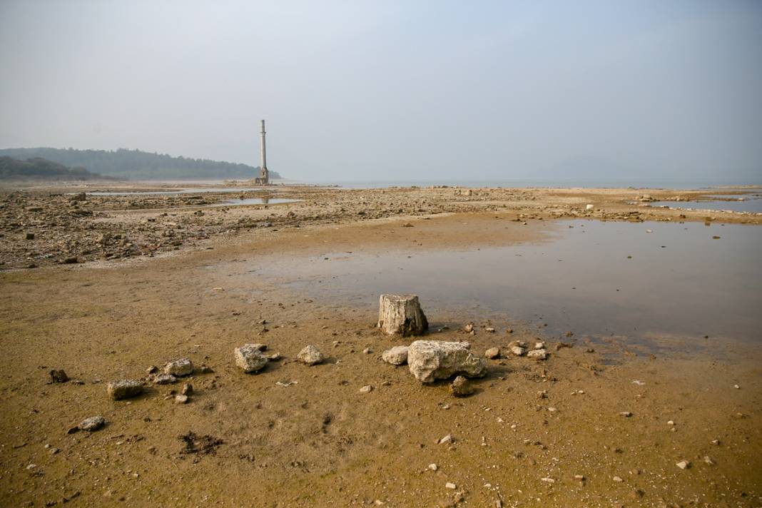 Kuruyan barajın altından çıkanlar şaşırttı! İklim krizinin sonuçları çok ağır olacak 5